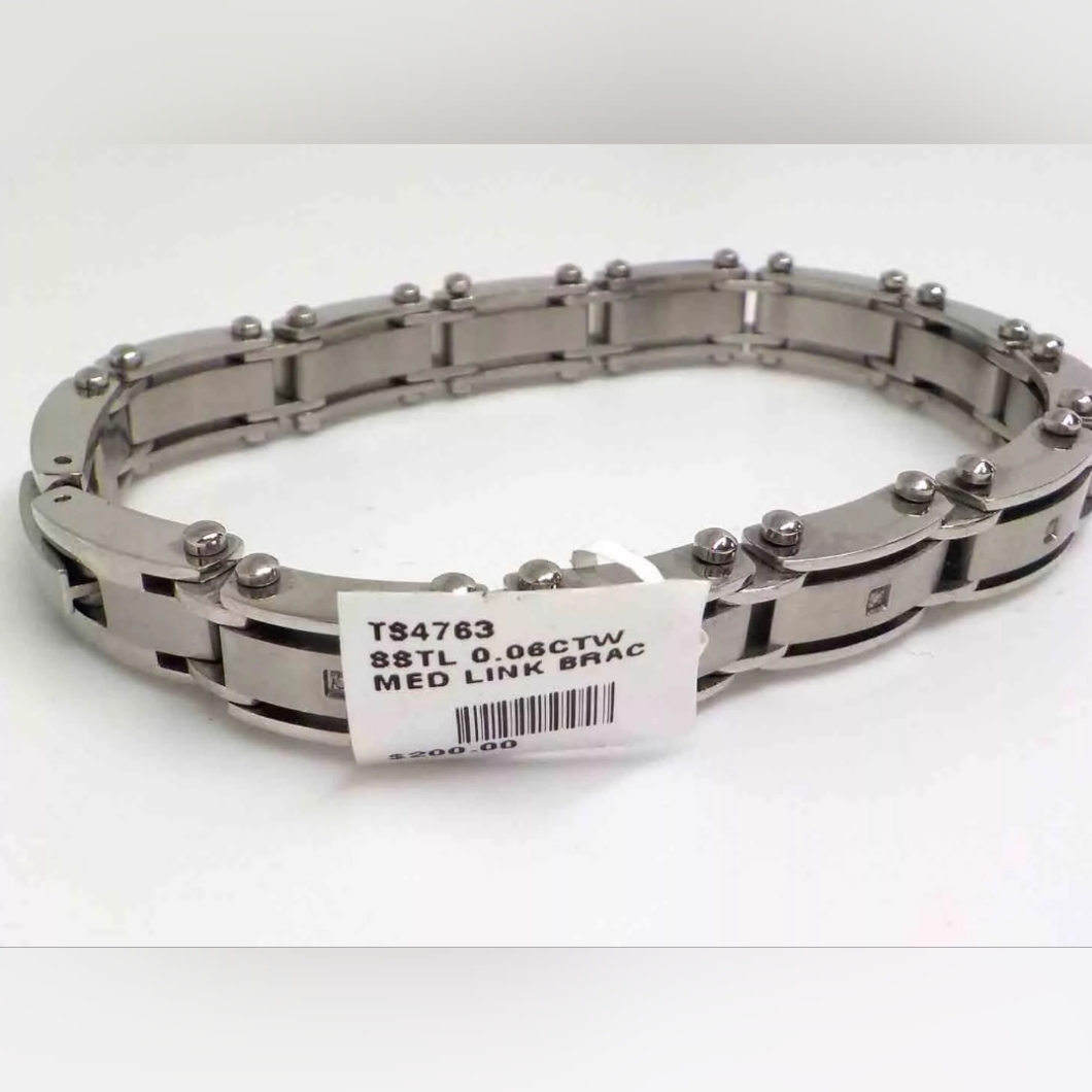 Brand New Stainless Steel 06 Ctw Medium Link Mens Bracelet